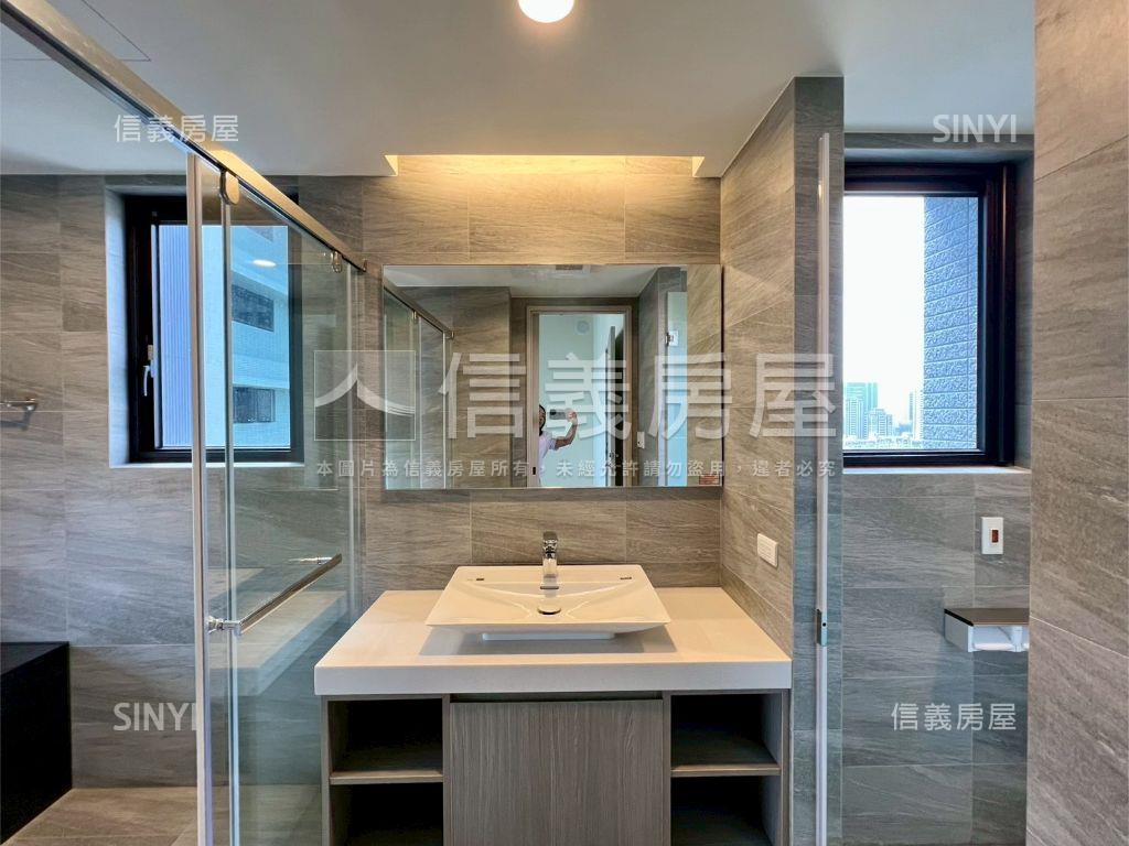 國泰三房平車景觀美宅房屋室內格局與周邊環境