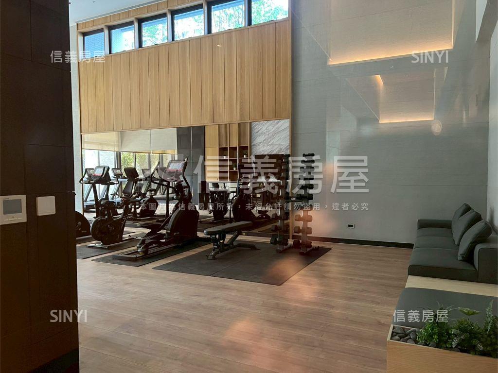 國泰三房平車景觀美宅房屋室內格局與周邊環境