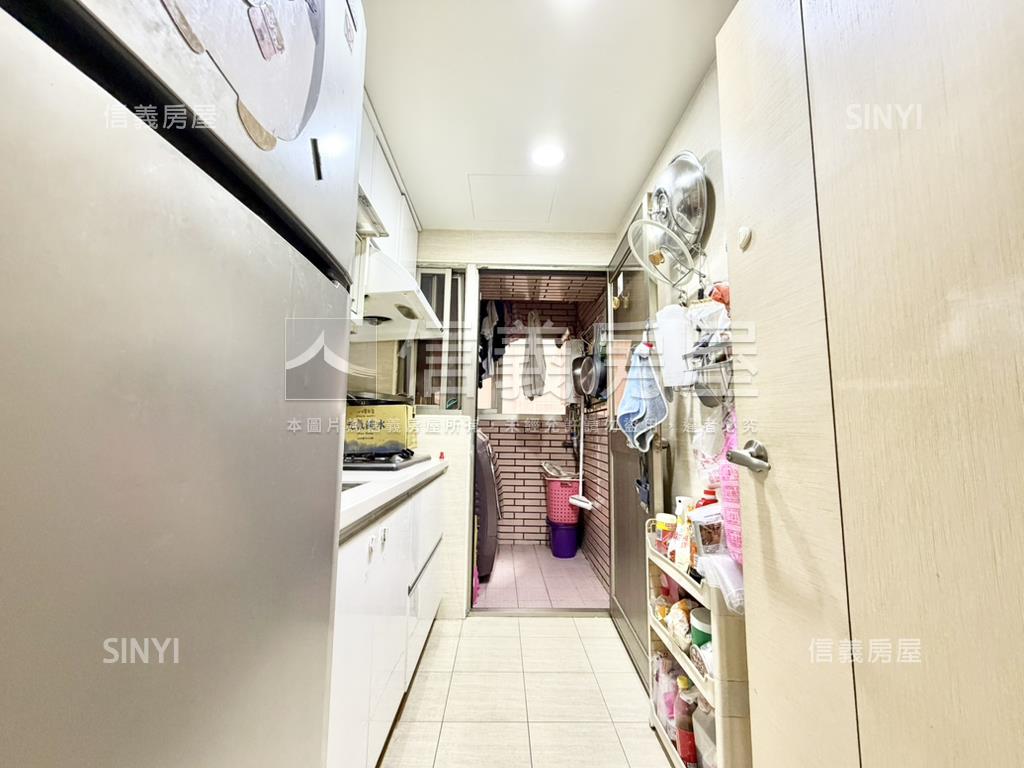 花園廣場美妝邊間三房房屋室內格局與周邊環境