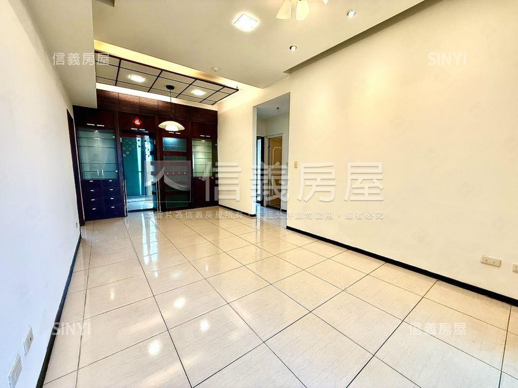 冠德電梯採光高樓三房房屋室內格局與周邊環境