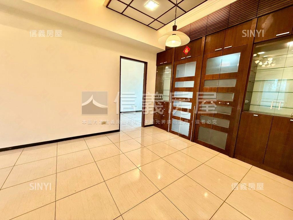 冠德電梯採光高樓三房房屋室內格局與周邊環境