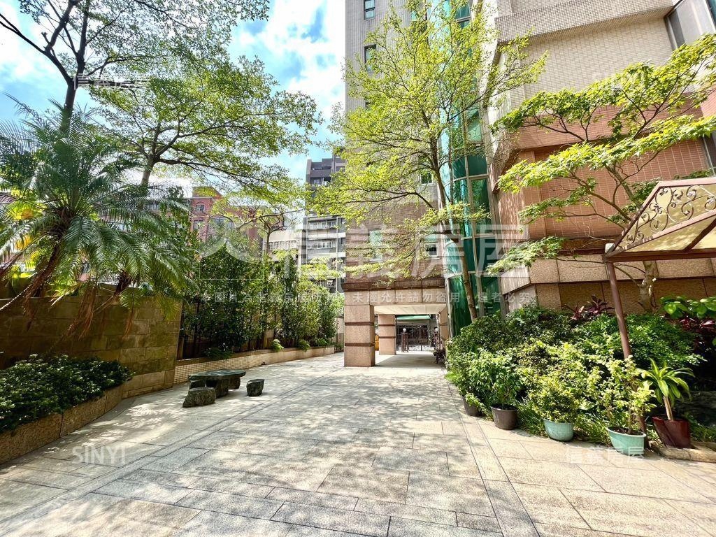 冠德電梯採光高樓三房房屋室內格局與周邊環境