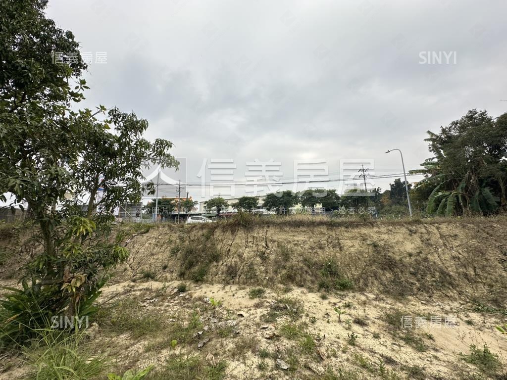 台南新化近國八三臨路土地房屋室內格局與周邊環境