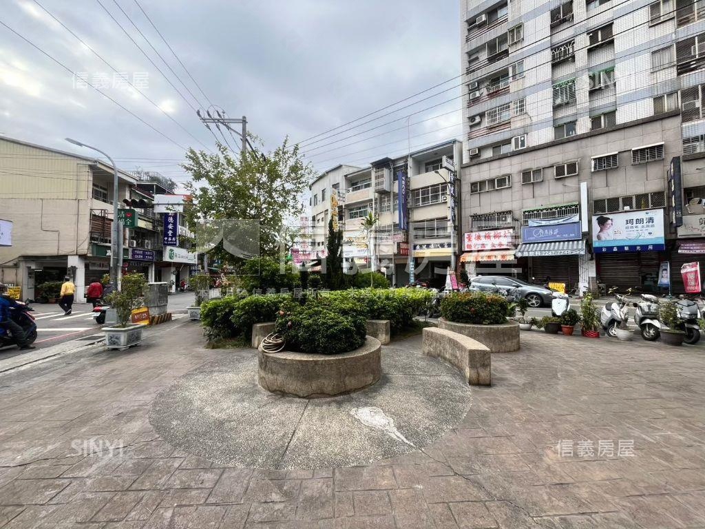 正昌平路黃金電梯透店房屋室內格局與周邊環境