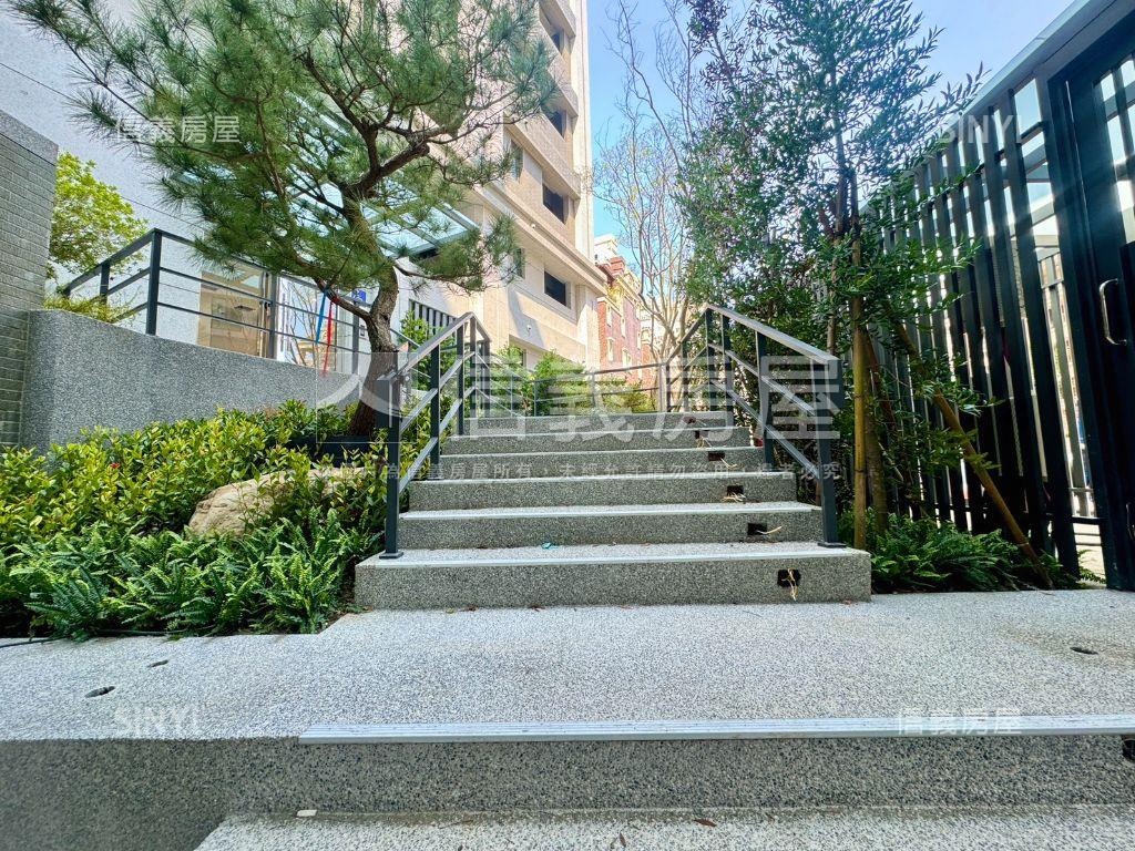 品良東大萌中樓層視野一房房屋室內格局與周邊環境