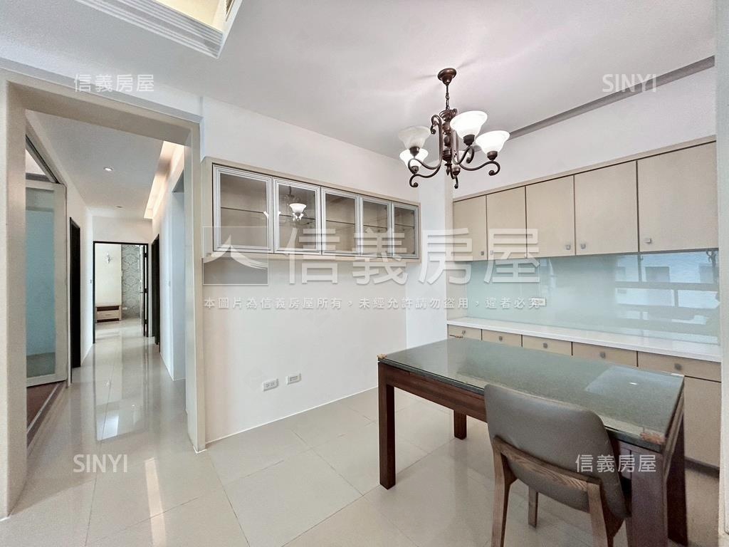 高鐵區藝術家雙車位美屋房屋室內格局與周邊環境