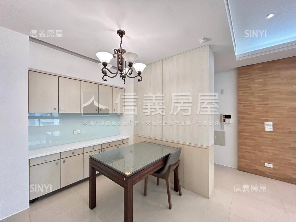 高鐵區藝術家雙車位美屋房屋室內格局與周邊環境