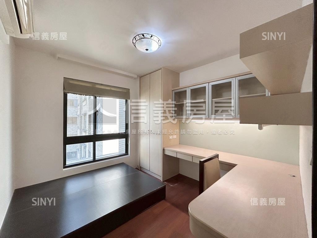 高鐵區藝術家雙車位美屋房屋室內格局與周邊環境