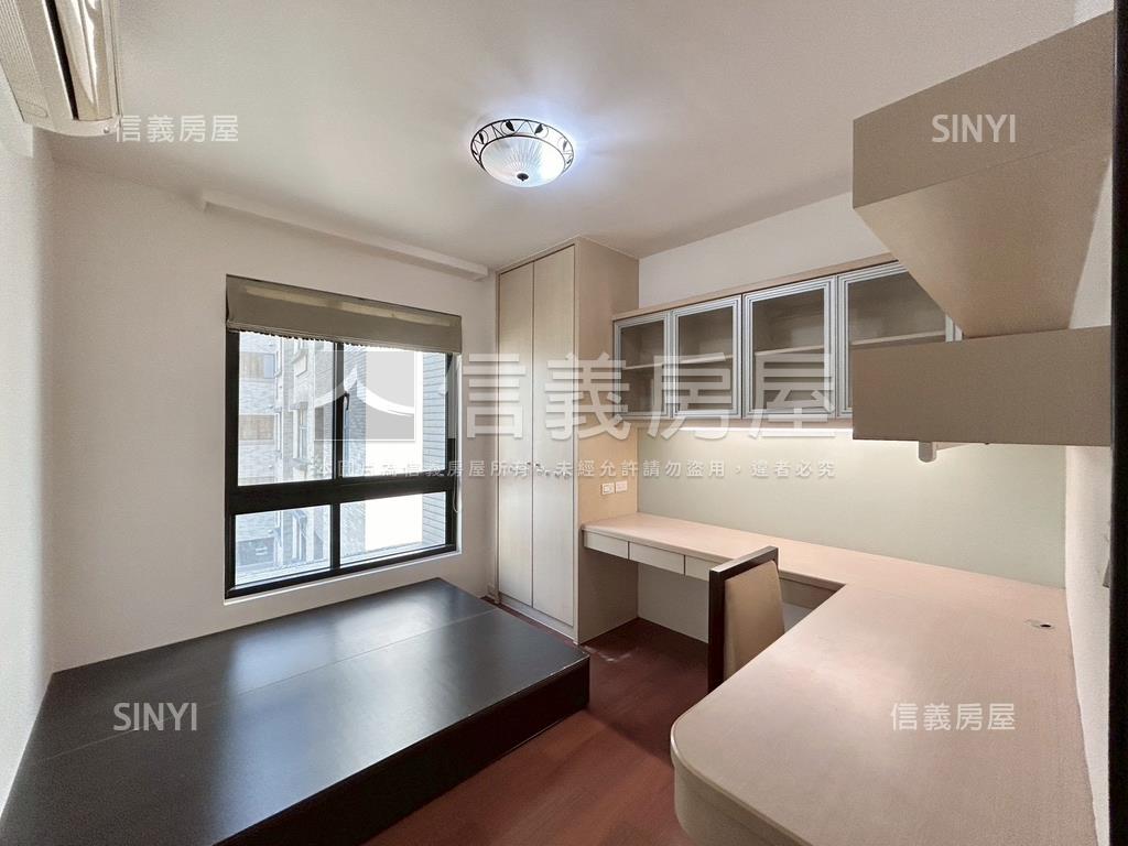 高鐵區藝術家雙車位美屋房屋室內格局與周邊環境