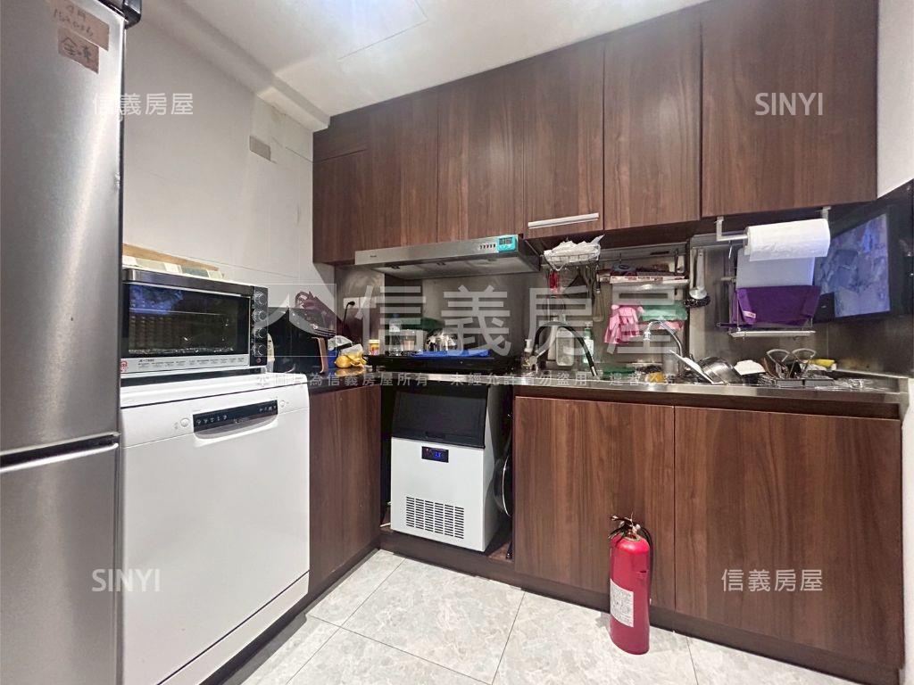 西區百萬裝潢咖啡廳房屋室內格局與周邊環境