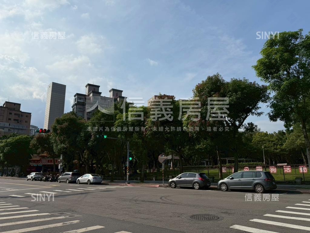 玉成公園旁低總價塔式車位房屋室內格局與周邊環境