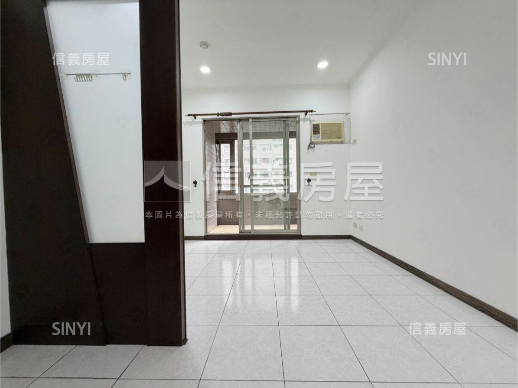 亞東‧高爾夫世界兩房車位房屋室內格局與周邊環境