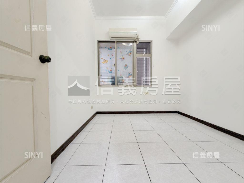 亞東‧高爾夫世界兩房車位房屋室內格局與周邊環境