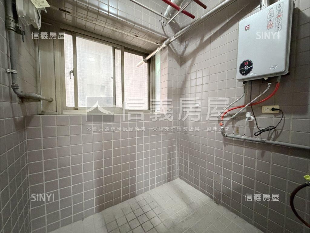 亞東‧高爾夫世界兩房車位房屋室內格局與周邊環境