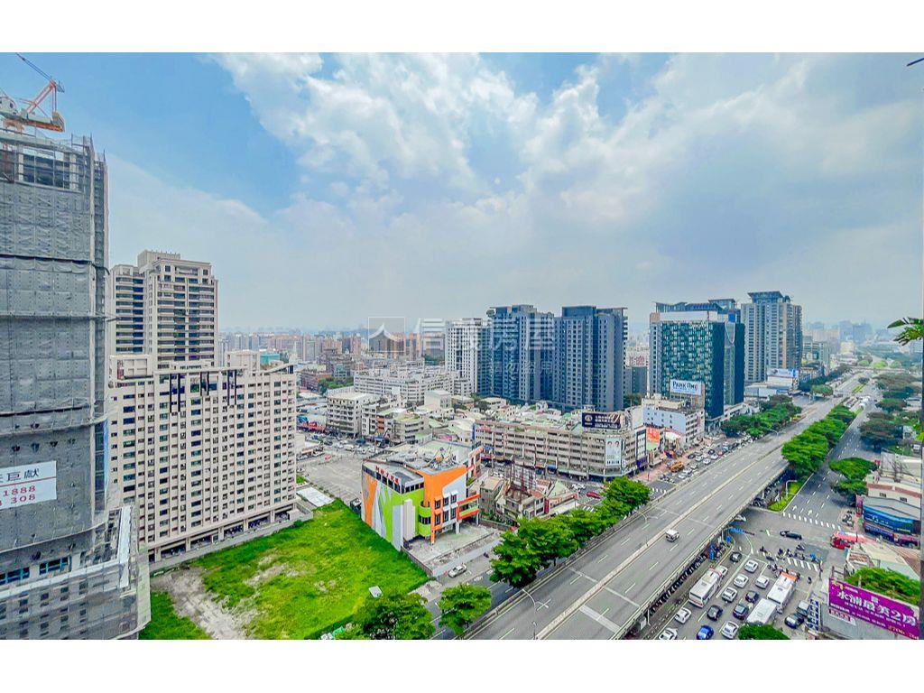 ★七期一層一戶頂樓三房車房屋室內格局與周邊環境