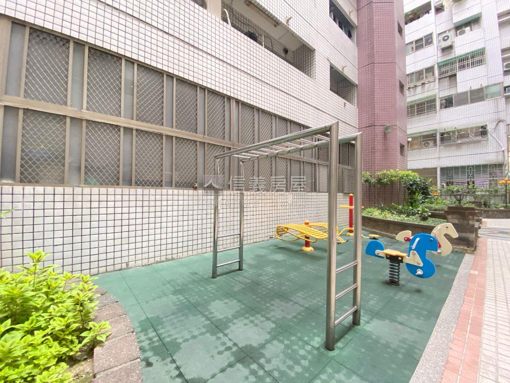 新案近五權車站大三房車位房屋室內格局與周邊環境