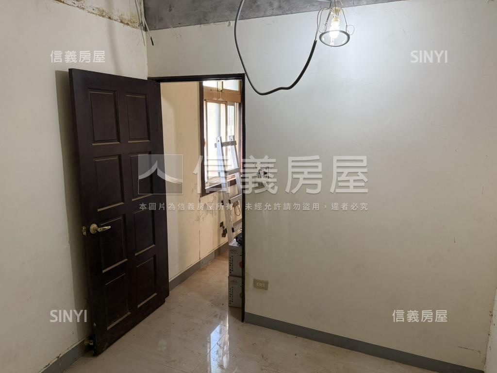 正馬路三面採光頂加公寓房屋室內格局與周邊環境