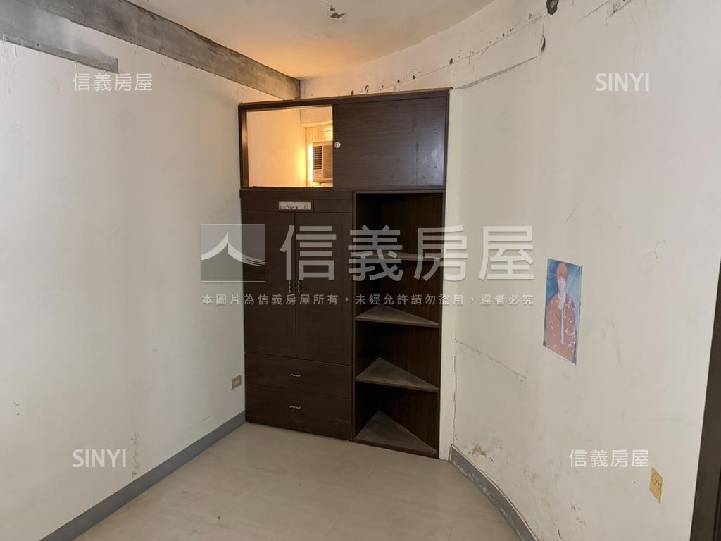 正馬路三面採光頂加公寓房屋室內格局與周邊環境