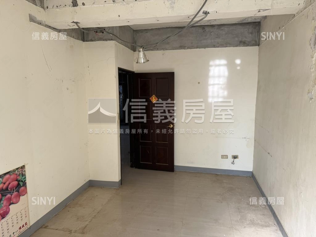 正馬路三面採光頂加公寓房屋室內格局與周邊環境