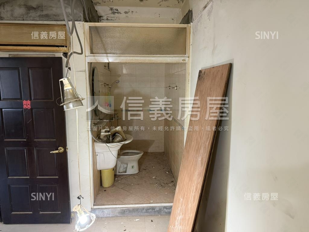 正馬路三面採光頂加公寓房屋室內格局與周邊環境