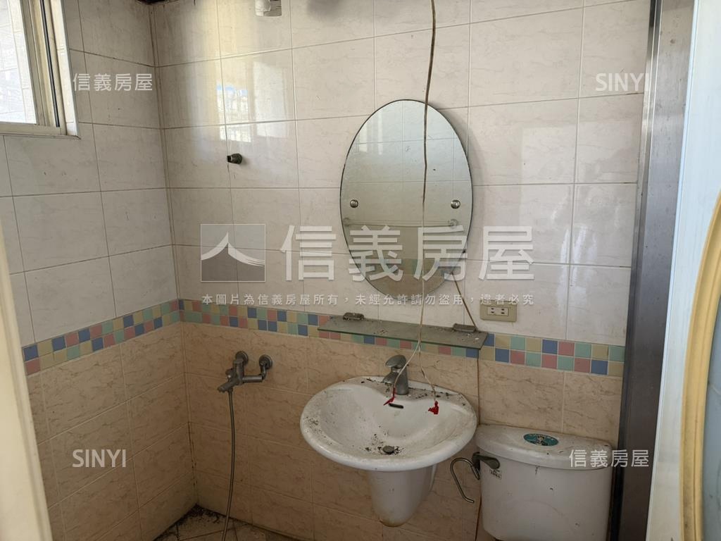 正馬路三面採光頂加公寓房屋室內格局與周邊環境