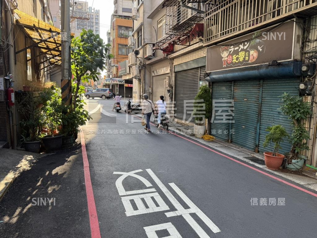 正馬路三面採光頂加公寓房屋室內格局與周邊環境