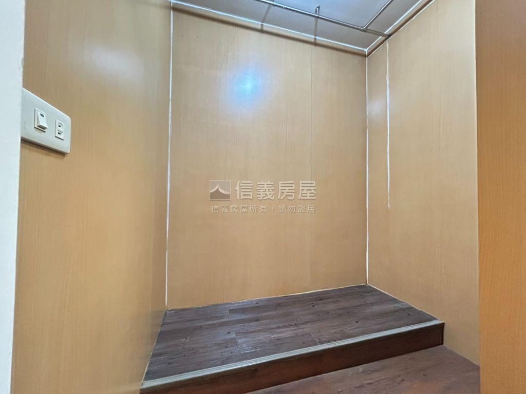 新接★福虎★捷運邊間三樓房屋室內格局與周邊環境