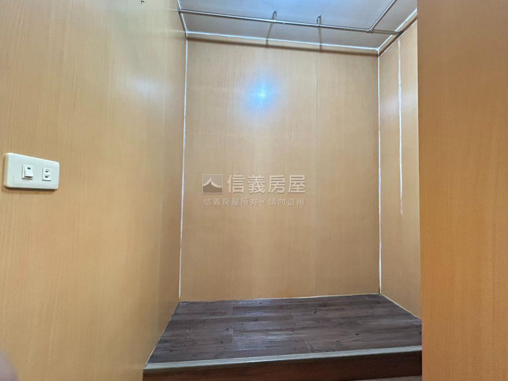 新接★福虎★捷運邊間三樓房屋室內格局與周邊環境