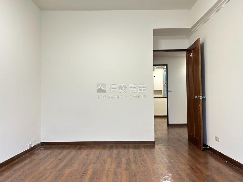 新接★福虎★捷運邊間三樓房屋室內格局與周邊環境