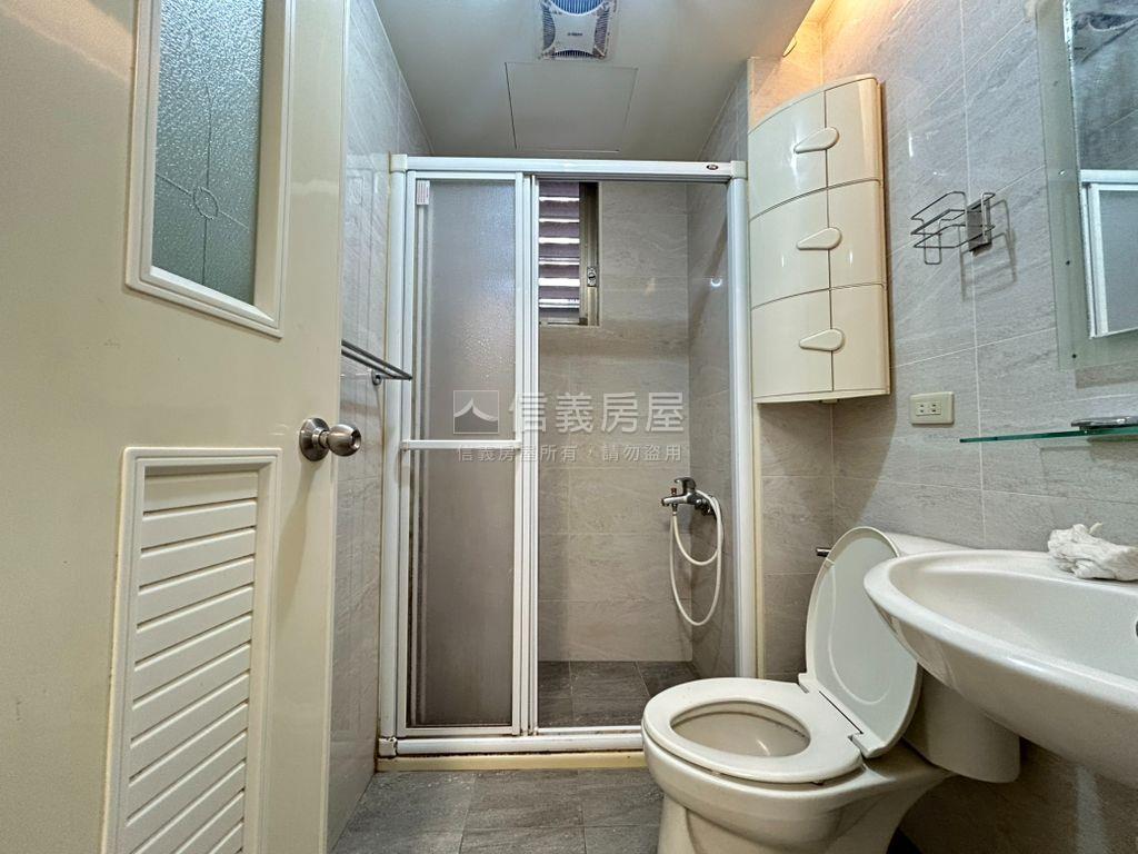 新接★福虎★捷運邊間三樓房屋室內格局與周邊環境