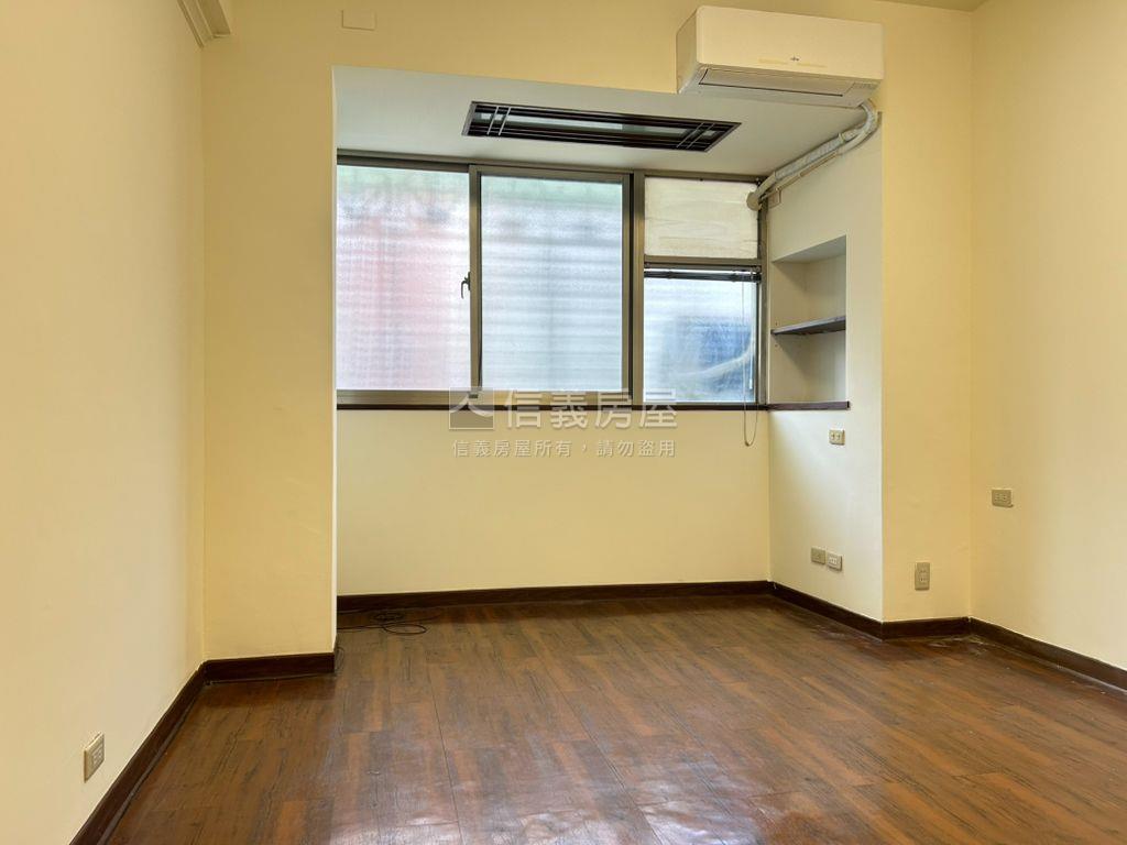新接★福虎★捷運邊間三樓房屋室內格局與周邊環境