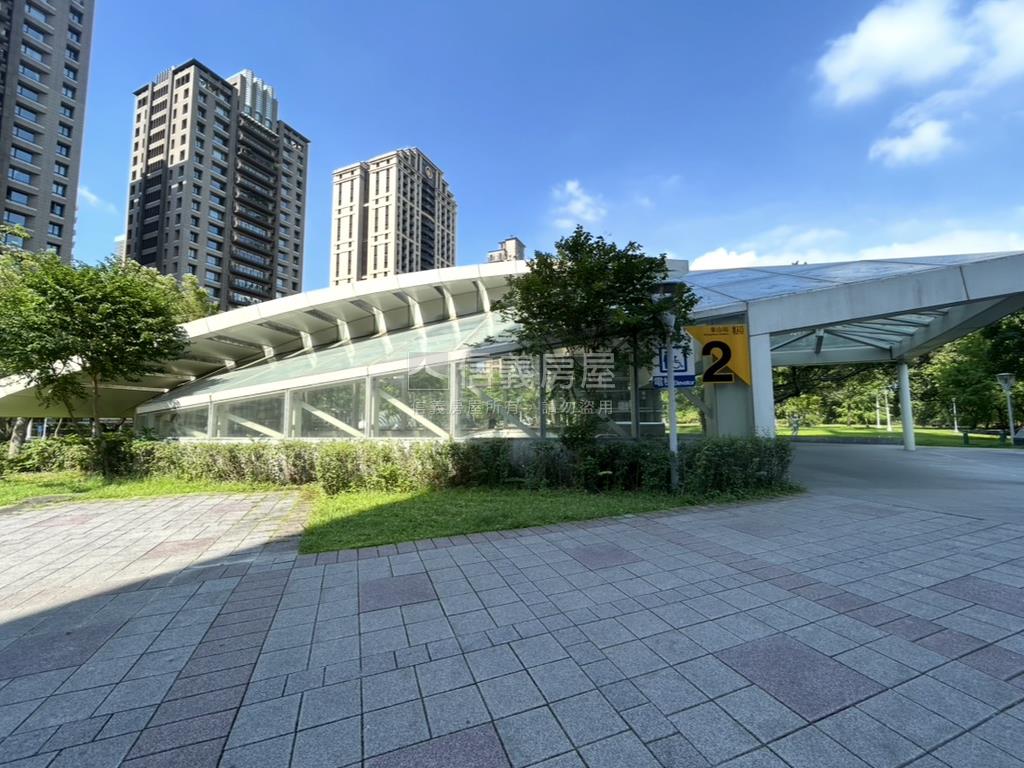象山捷運邊間美三房房屋室內格局與周邊環境