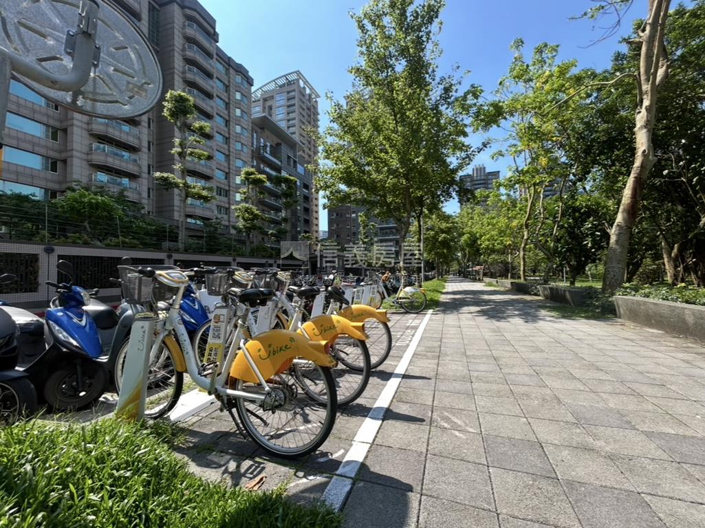 象山捷運邊間美三房房屋室內格局與周邊環境