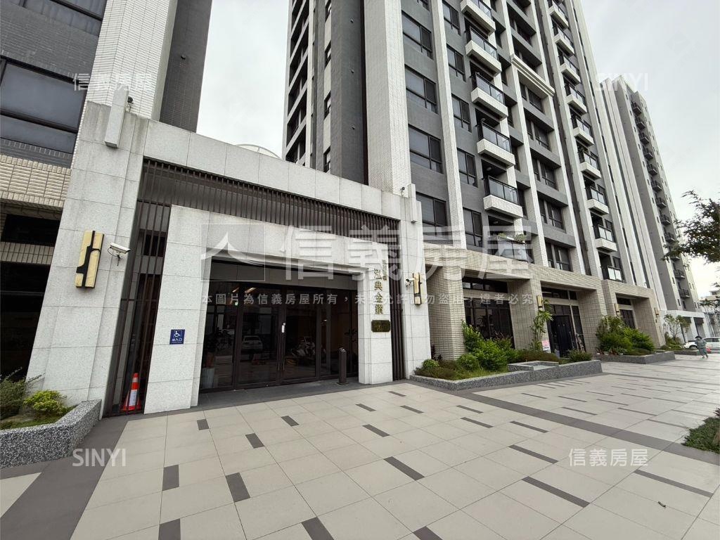 泓典金鑽兩房車位房屋室內格局與周邊環境