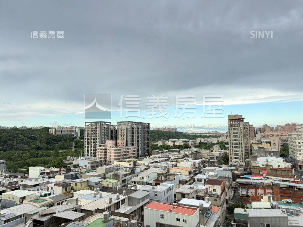 泓典金鑽兩房車位房屋室內格局與周邊環境