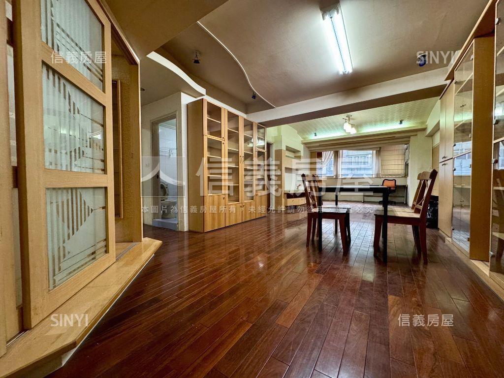 南京歌林超群帝王向住辦房屋室內格局與周邊環境