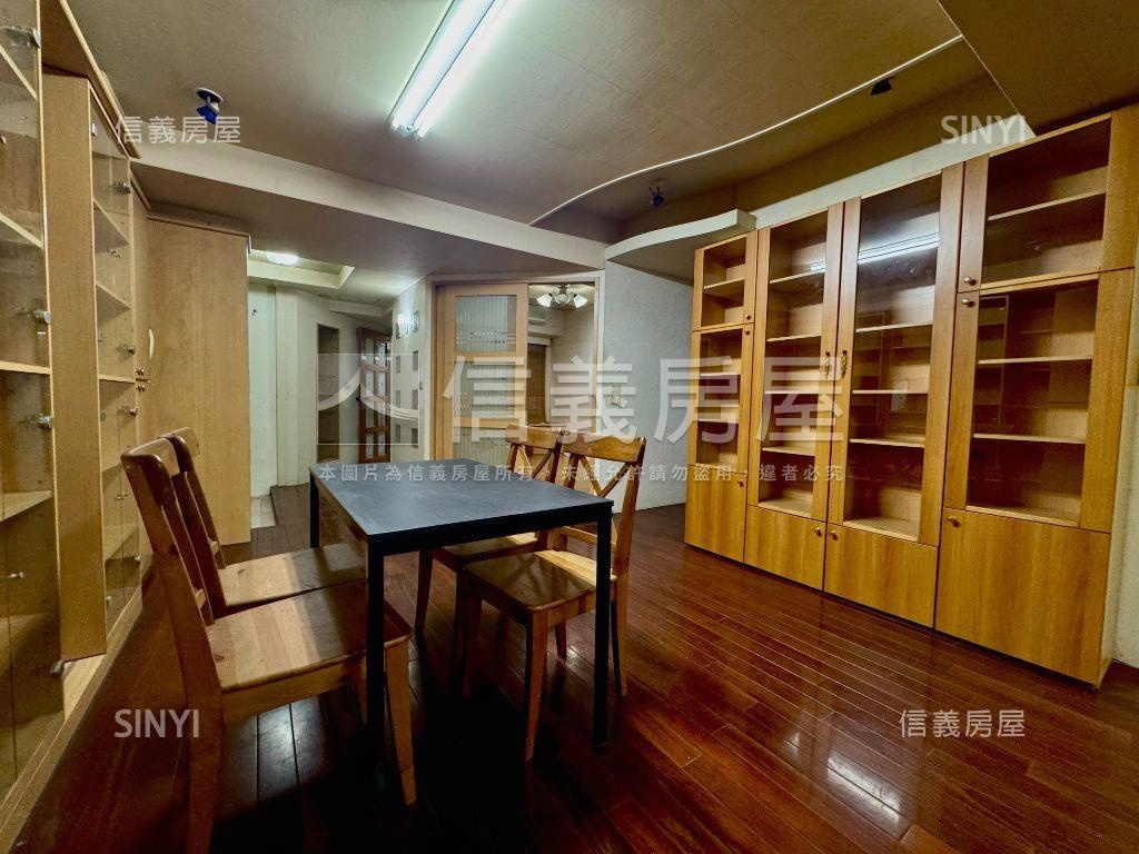 南京歌林超群帝王向住辦房屋室內格局與周邊環境