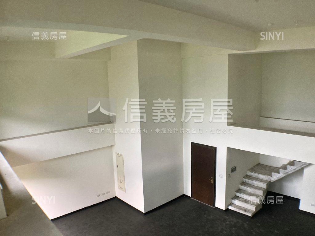保誠一靚山景好屋三車位房屋室內格局與周邊環境