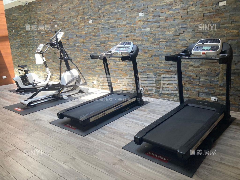 保誠一靚山景好屋三車位房屋室內格局與周邊環境