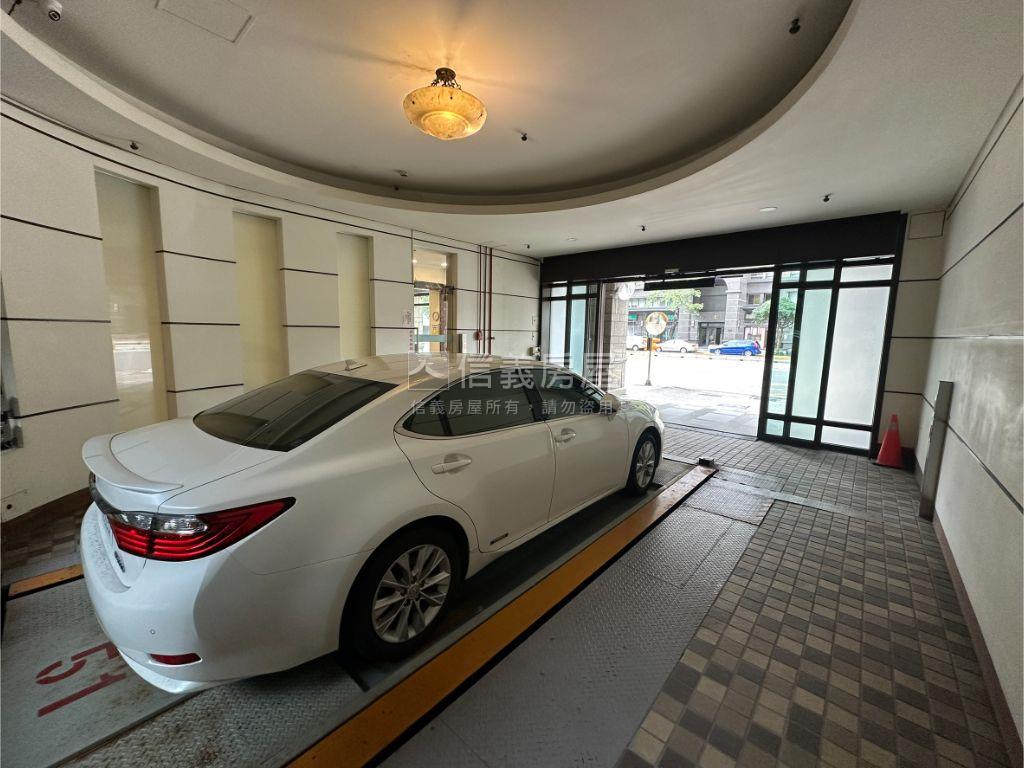 中正大道車位房屋室內格局與周邊環境