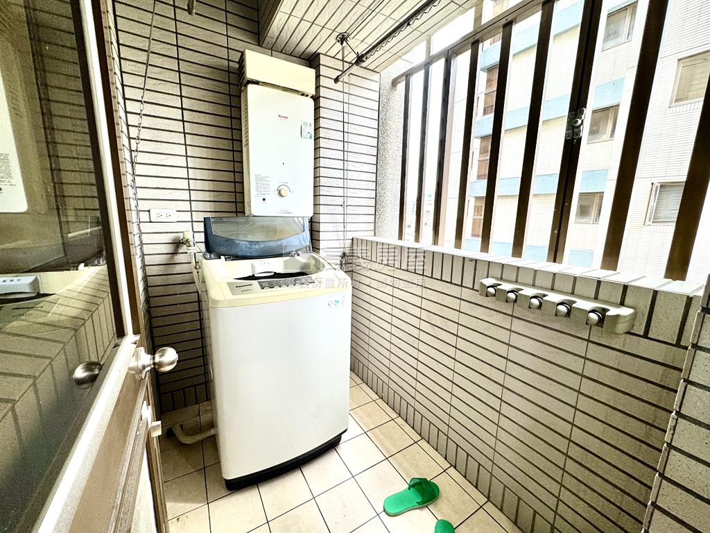 未來２１三房平車房屋室內格局與周邊環境