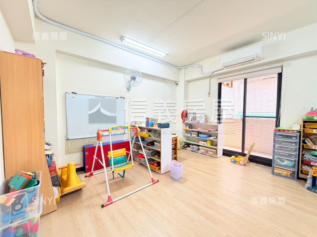 新光重劃區臨路優質透店房屋室內格局與周邊環境