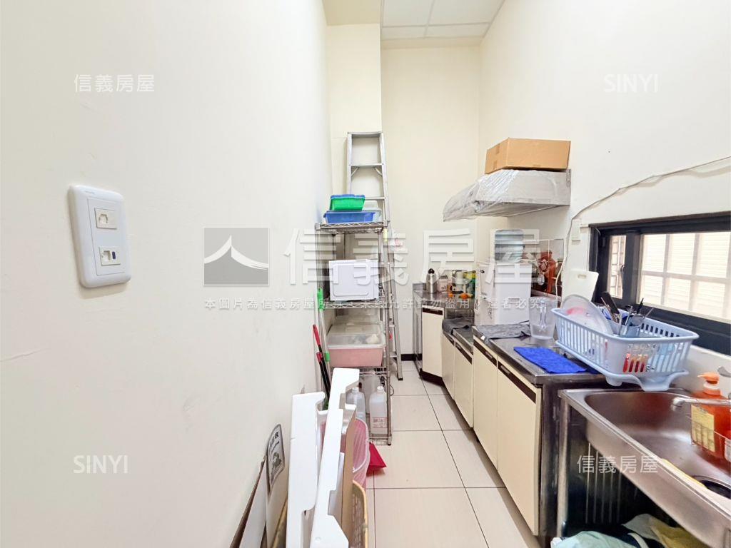 新光重劃區臨路優質透店房屋室內格局與周邊環境