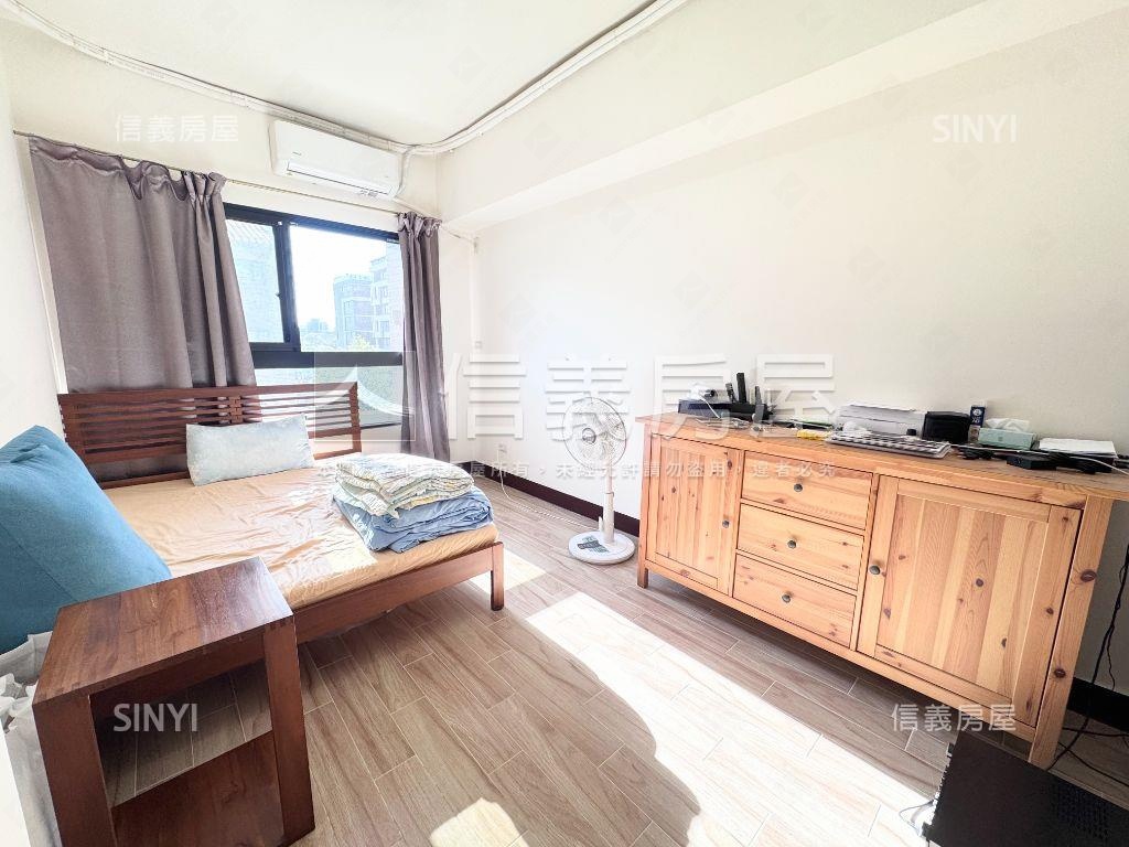 青埔書法公園２房車位房屋室內格局與周邊環境