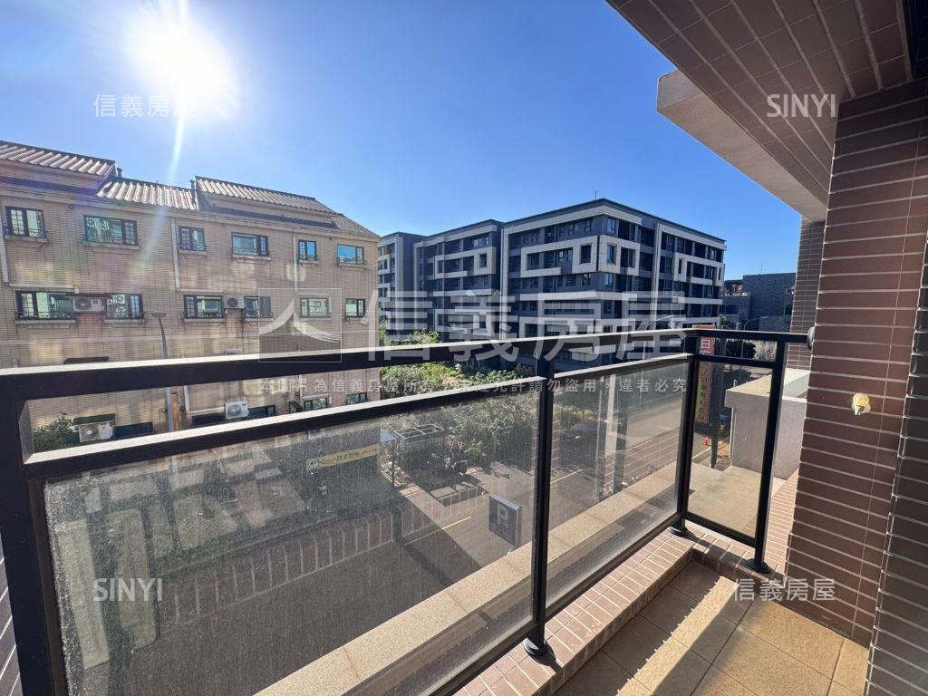 青埔書法公園２房車位房屋室內格局與周邊環境