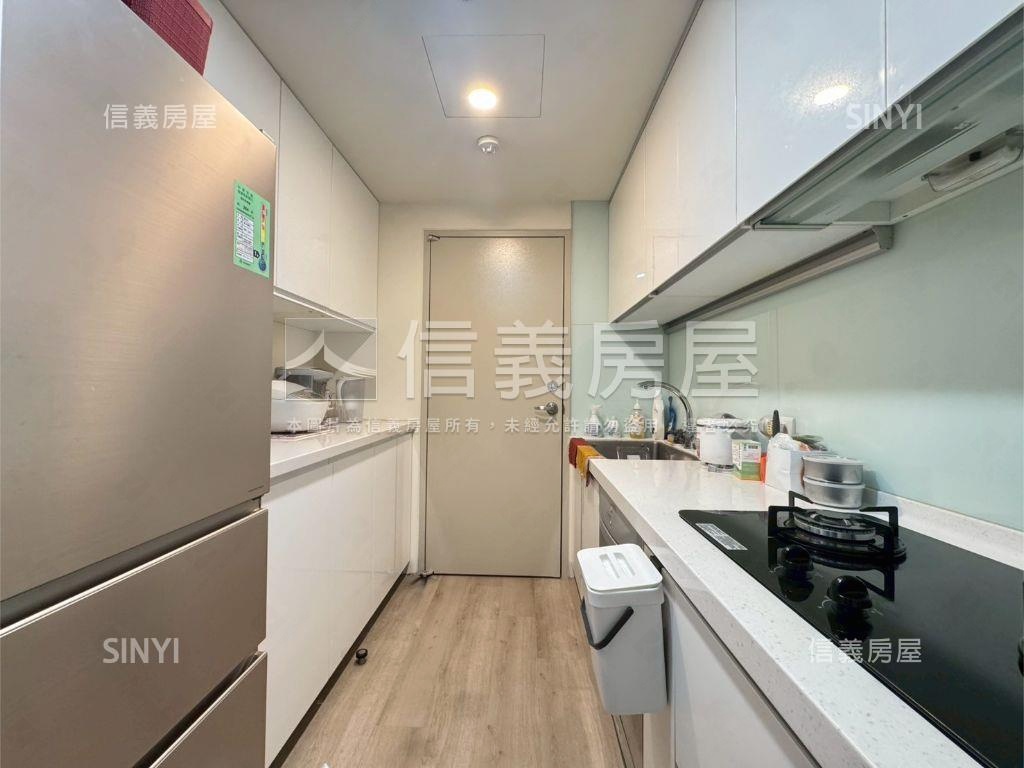 三本公園露台戶三房雙車位房屋室內格局與周邊環境