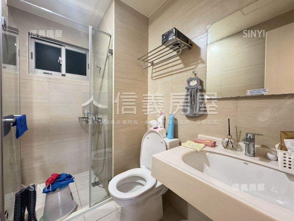 三本公園露台戶三房雙車位房屋室內格局與周邊環境