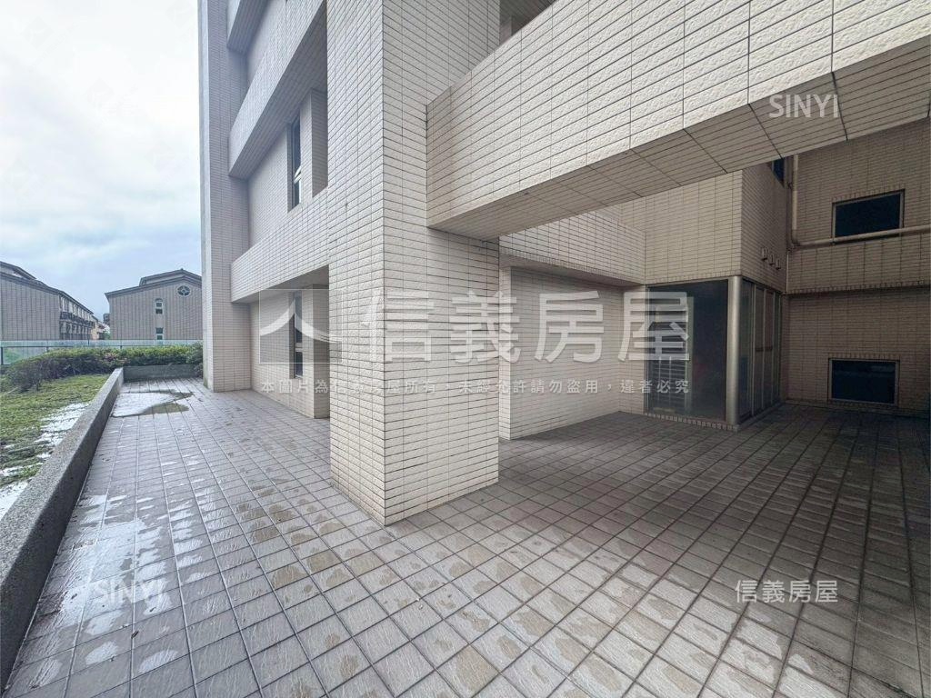 三本公園露台戶三房雙車位房屋室內格局與周邊環境