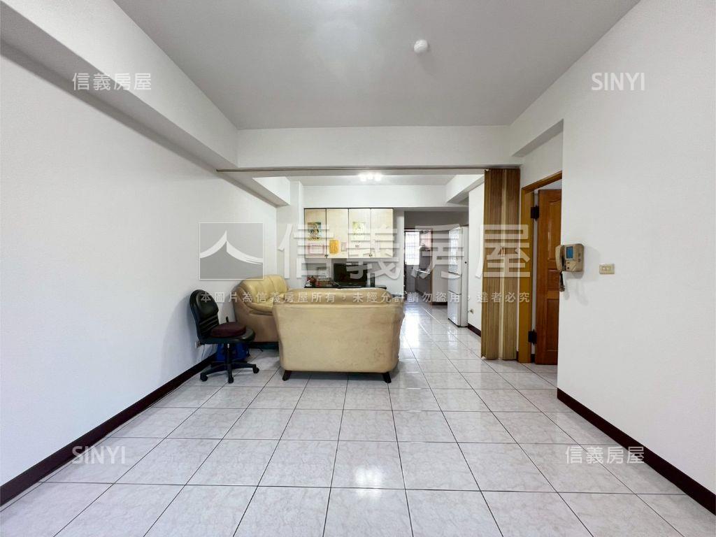 專任近信義國中小優質三房房屋室內格局與周邊環境