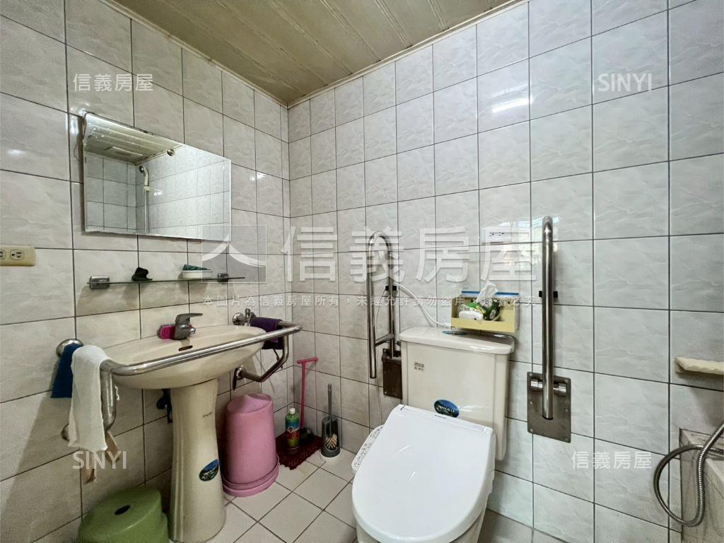 專任近信義國中小優質三房房屋室內格局與周邊環境